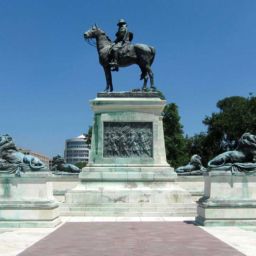 bronze statue memorial of Ulysses S. Grant on horseback