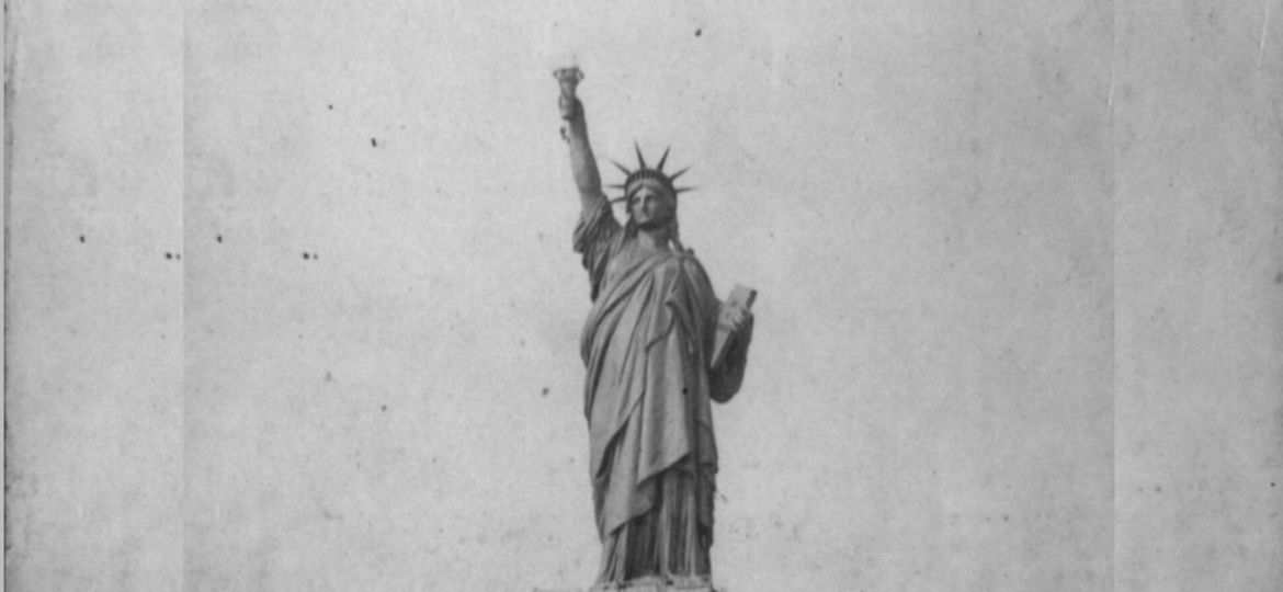 statue-of-liberty-1886-completing-the-torch-grantrevealed-feat