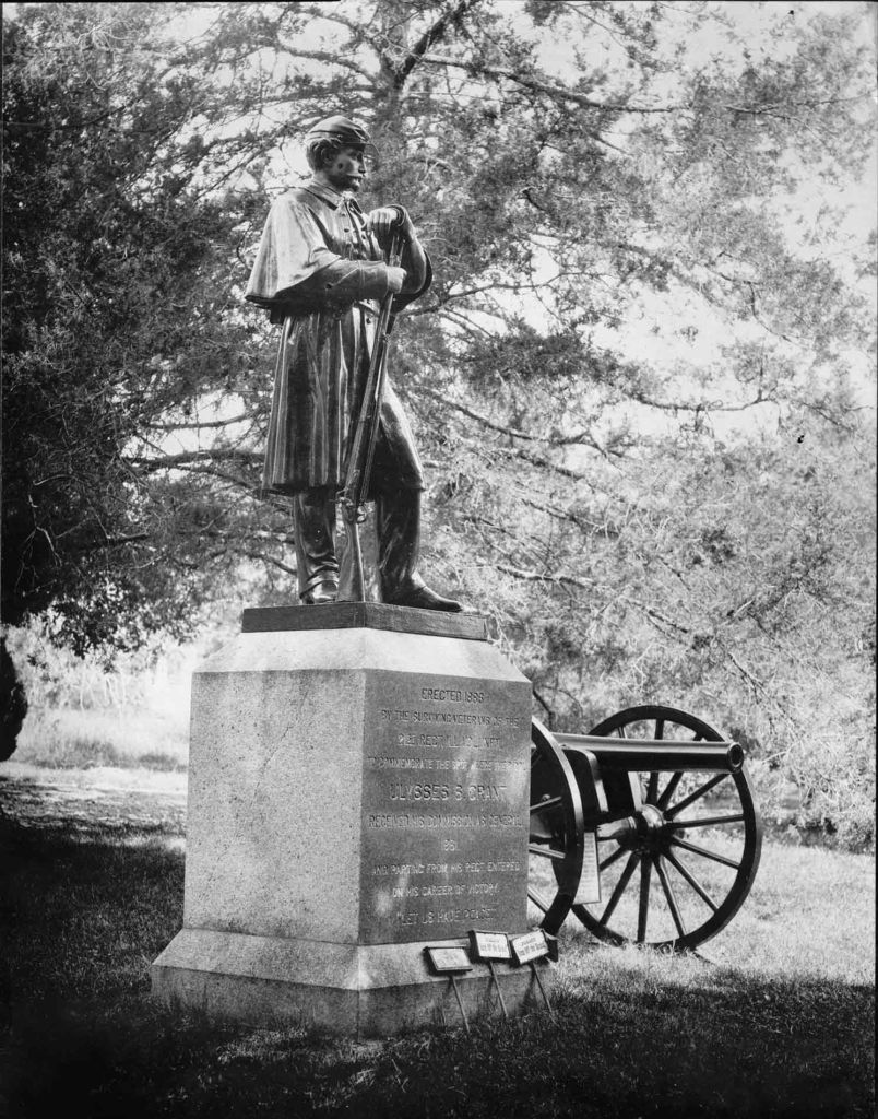 Statue-of-1886-by-21st-Illinois-Regiment-veterans,-co